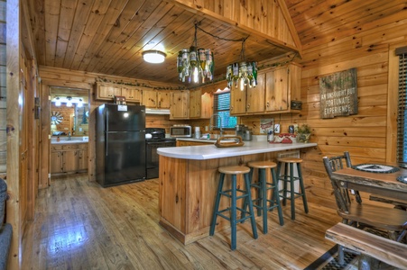 Serendipity - Kitchen with Breakfast Bar Seating for Three