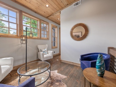 Bluetiful- Upper level loft
