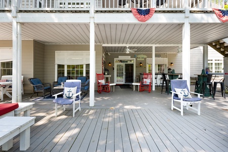 Lakeview Lounge - Lower Level Deck