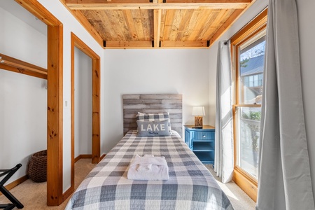 Blue Ridge Bliss - Entry Level Bunk Bedroom