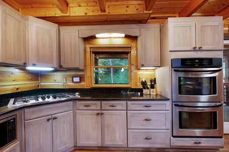 Mountaintown Creek Lodge - Kitchen