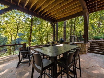 River Joy Lodge- Lower Level Dining Area