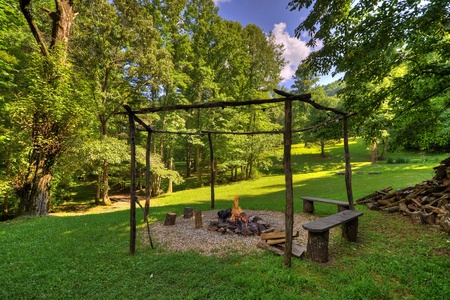 JME Retreat- Firepit area with outdoor seating