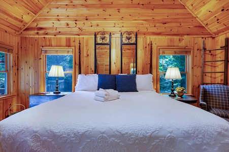 A Whitewater Retreat - Primary King Bedroom