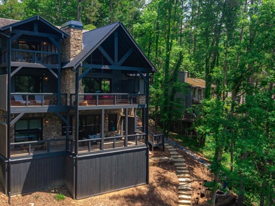 Misty Trail Lakehouse - Rear Exterior