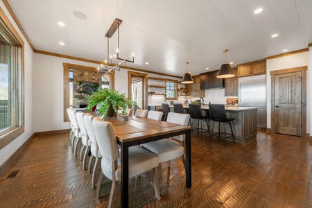 Blue Run - Dining Area