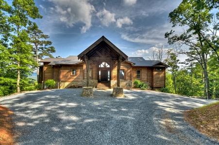 Sky's The Limit - Dog Friendly Cabin Rental in North Georgia