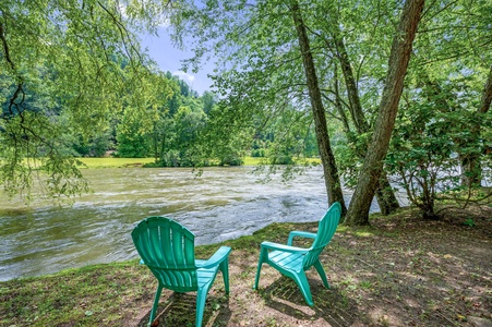 Seven's Secret - Toccoa River Seating