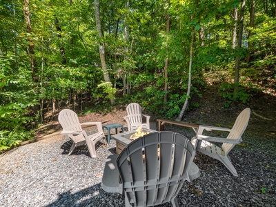 Bear Necessities- Fire pit area with outdoor seating