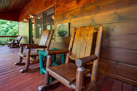 Wise Mountain Hideaway - Front Porch Seating