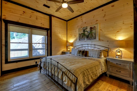 3 Peaks- Lower Level Guest King Bedroom