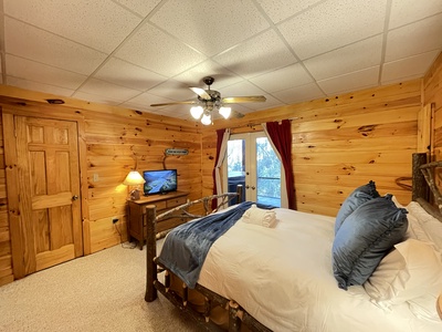 Bear Creek:  Lower-level Guest Bedroom
