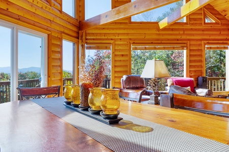 Panoramic Paradise: Dining Area