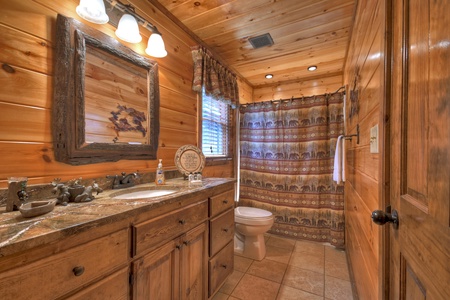 Grand Bluff Retreat- Entry level full bathroom