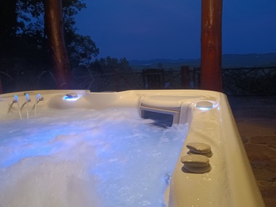 Lookout Lodge - Covered Hot Tub