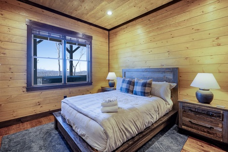 Wine Down Ridge - Lower-Level Bunk Bedroom