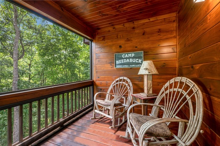 Wise Mountain Hideaway - Upper Level Suite Private Balcony