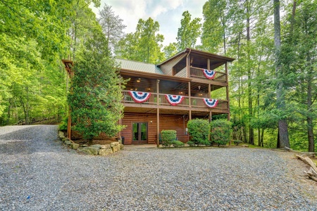 Up The Creek - Exterior of Back Cabin