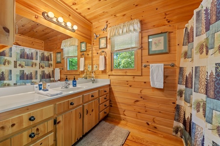 Choctaw Ridge - Entry Level Shared Full Bathroom
