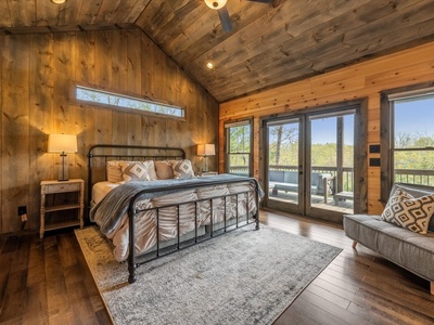 The Bird's Nest - Entry Level Primary King Bedroom