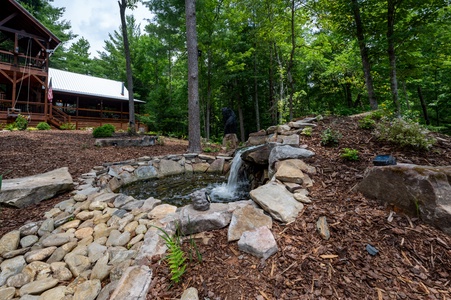 Three Loves Cabin - Waterfall Pond, Stays on Year-Round