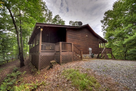 Ole Bear Paw Cabin - Exterior