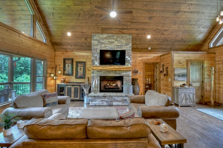 Woodsong - Living Room with Gas Fireplace