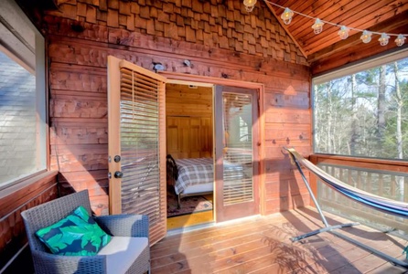 Eagles Landing - Queen Bedroom covered deck