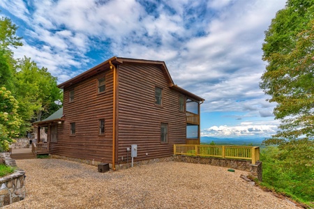 Sky Ridge - Exterior of Cabin from Parking area