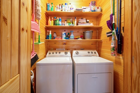 Cohutta Hideaway - Lower Level Laundry Closet