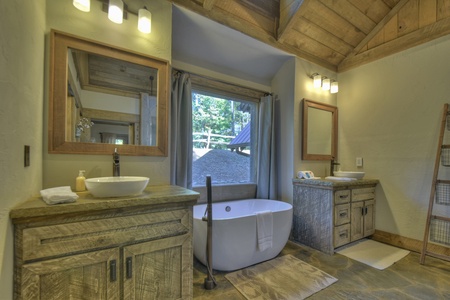 Creekside Bend- Master bathroom