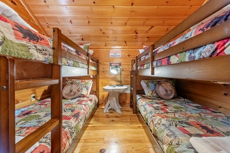 The Loose Caboose - Upper Level Bunk Room