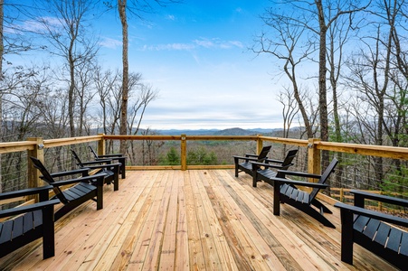 Yogi's Retreat - Oversized Mountain View Deck