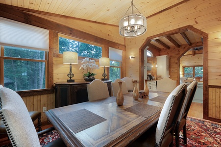 Goose Island Retreat - Main Level Dining Area