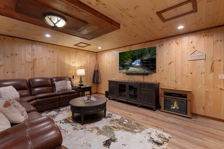 Goose Island Retreat - Lower Level Entertainment Area