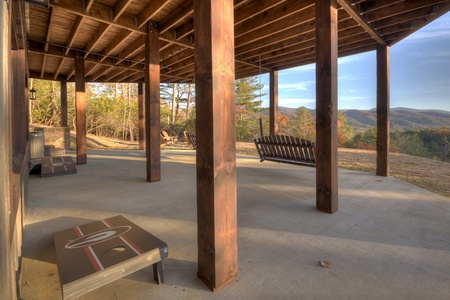 Breakaway Ridge- Lower level patio