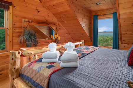 Pinecrest Lodge - Upper Level King Bedroom (2)