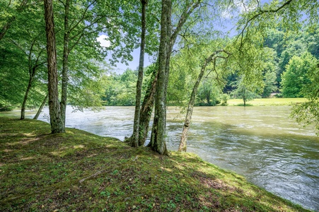 Seven's Secret - Toccoa River