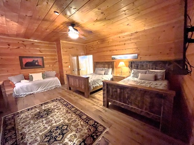 Mountaintown Creek Lodge - Lower Level Double Queen Bedroom