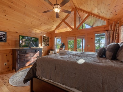 Soaring Hawk Lodge - Upper Level Master Bedroom