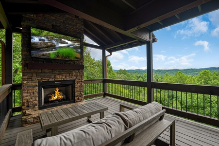 On the Horizon - Entry Level Deck Fireplace