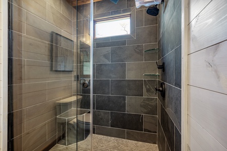 Mountain Air - Entry Level Primary King Bathroom