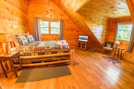 White Rock - Upper Level Master Queen Bedroom