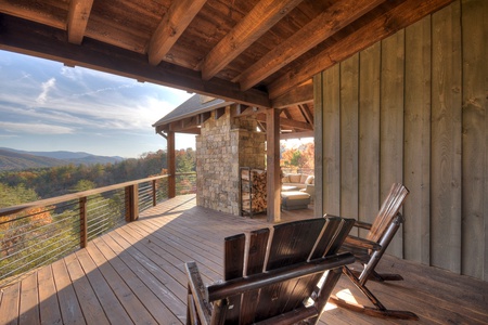 Breakaway Ridge- Deck view with outdoor