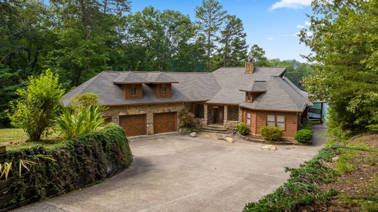 Medley Sunset Cove - Front View of Property