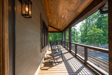 Daybreak Ridge - Entry Level Front Porch Seating