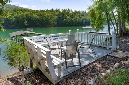 Lakeview Lounge - Dock Area Perch