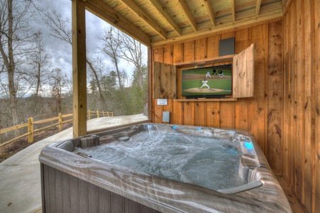 Privacy Peak - Hot Tub with TV