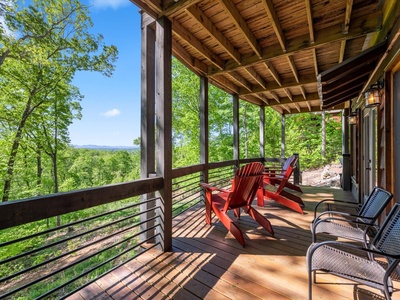 Mountain Breeze - Comfortable Deck Seating