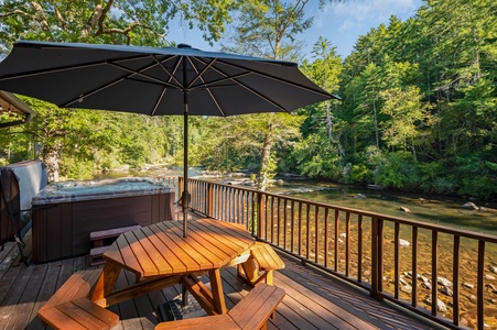 Rivers D Lite - Ample Seating Overlooking the River